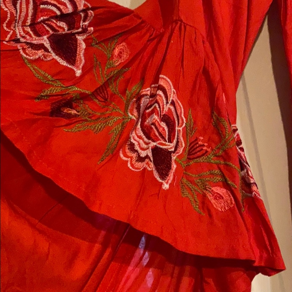 Dress - Picture 2 of 4
